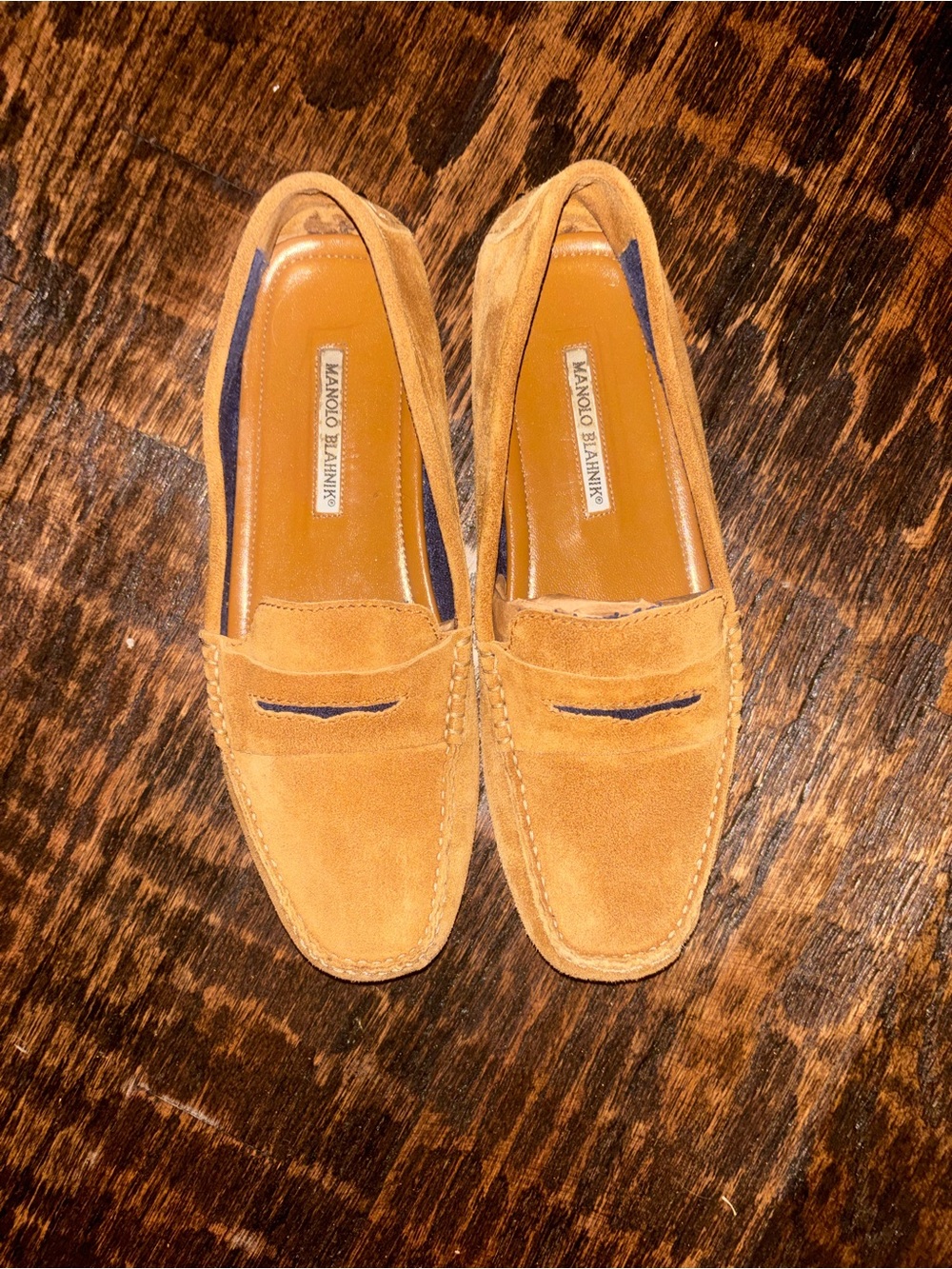 Manolo Blahnik Women’s Suede Loafers / Drivers in Tan